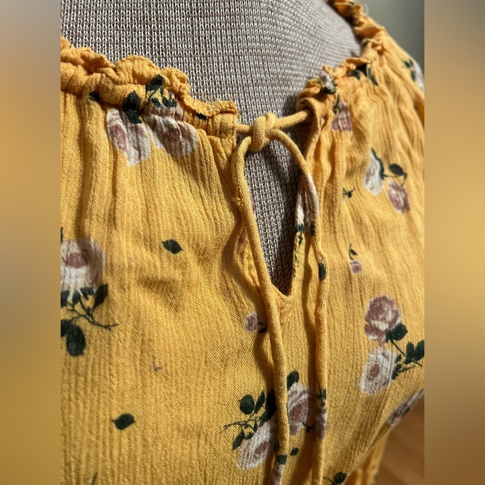 🌼 Hollister Yellow Floral Peasant Blouse – Size Small 🌼 - Picture 6 of 7